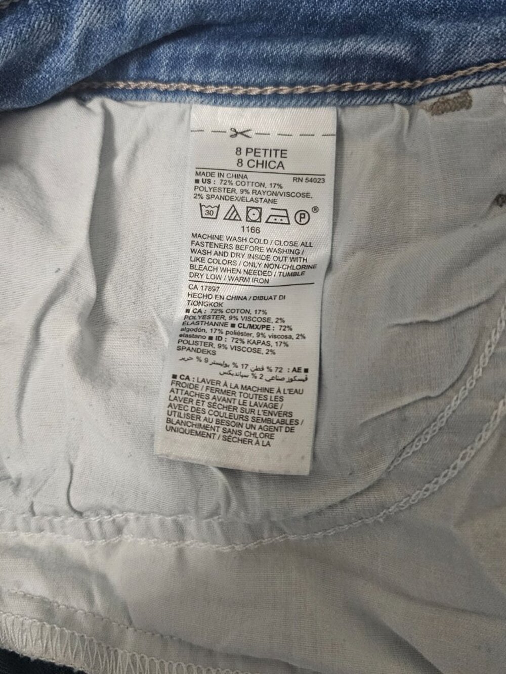 Old Navy Rockstar Super Skinny Jeans Raw Hem Light Wash Distressed Size 8 Petite - Picture 5 of 9